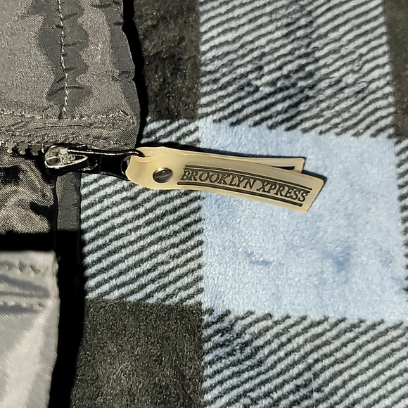 Brooklyn XPress. Down Puffer Vest.  Never-worn.  Premium Quality size L - Picture 4 of 15